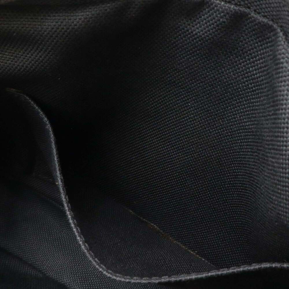 GUCCI Authentic Black Leather Fanny Pack - Picture 9 of 10